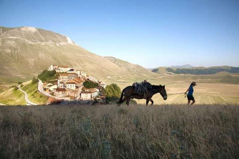 Hotel Europa Norcia Bagian luar foto