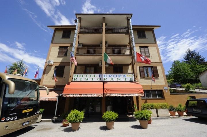 Hotel Europa Norcia Bagian luar foto